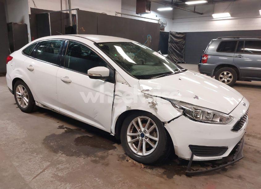 Photo 6 of 2016 Ford Focus SE (VIN 1FADP3F25GL401016)