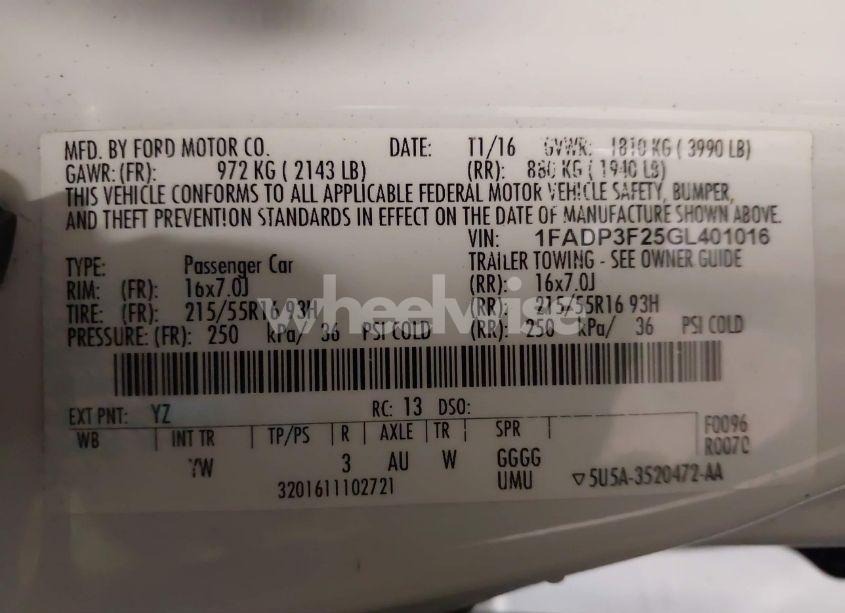 Photo 9 of 2016 Ford Focus SE (VIN 1FADP3F25GL401016)