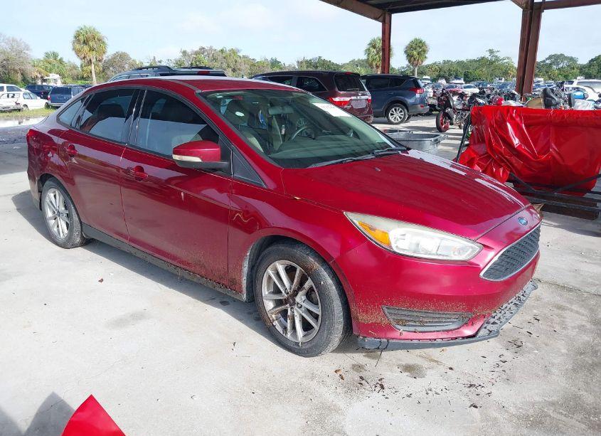 2016 Ford Focus SE (VIN 1FADP3F25GL402277) main photo