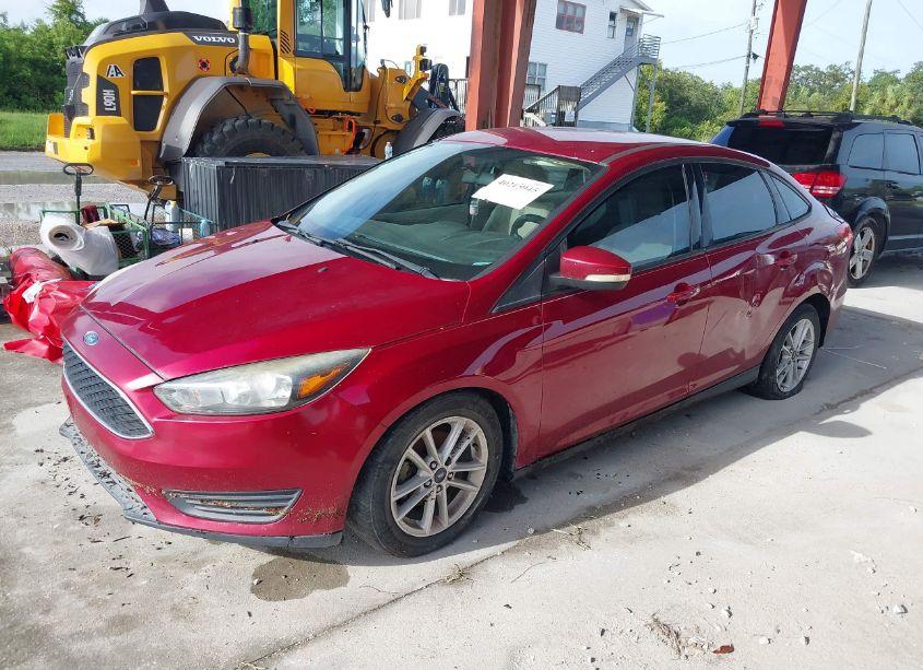 Photo 2 of 2016 Ford Focus SE (VIN 1FADP3F25GL402277)