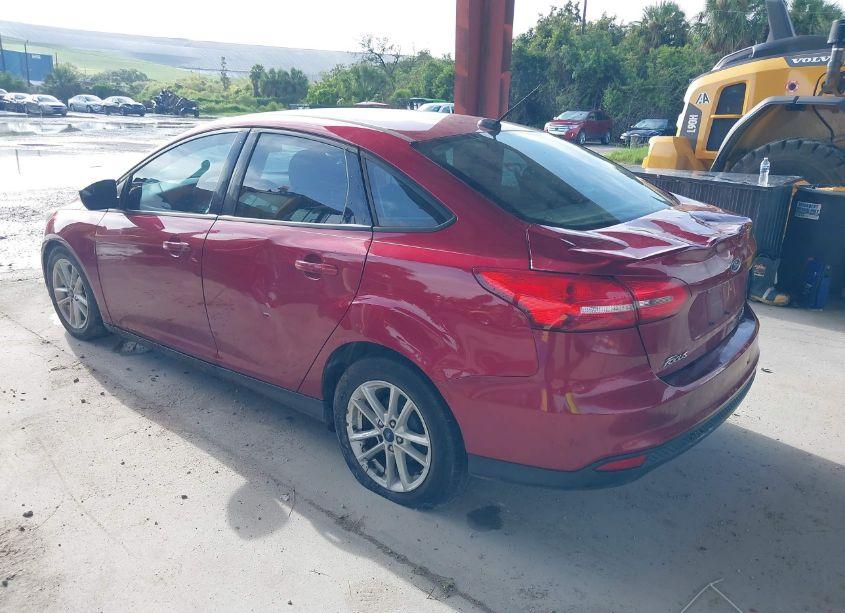 Photo 3 of 2016 Ford Focus SE (VIN 1FADP3F25GL402277)