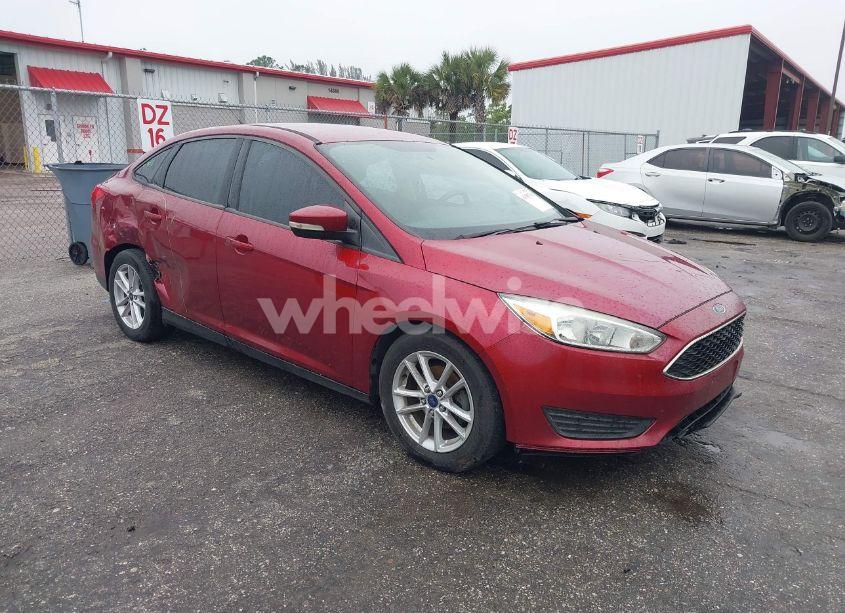 2016 Ford Focus SE (VIN 1FADP3F25GL403994) main photo