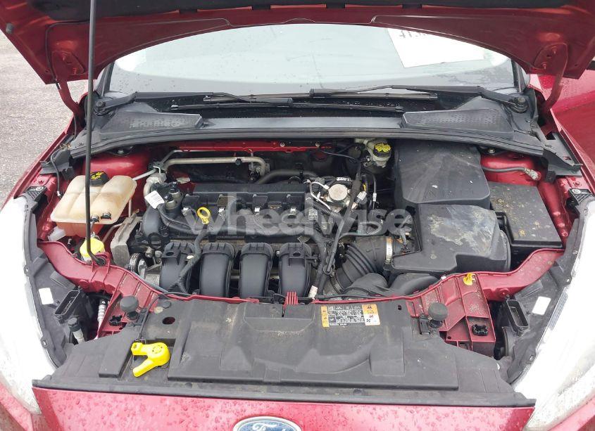 Photo 10 of 2016 Ford Focus SE (VIN 1FADP3F25GL403994)