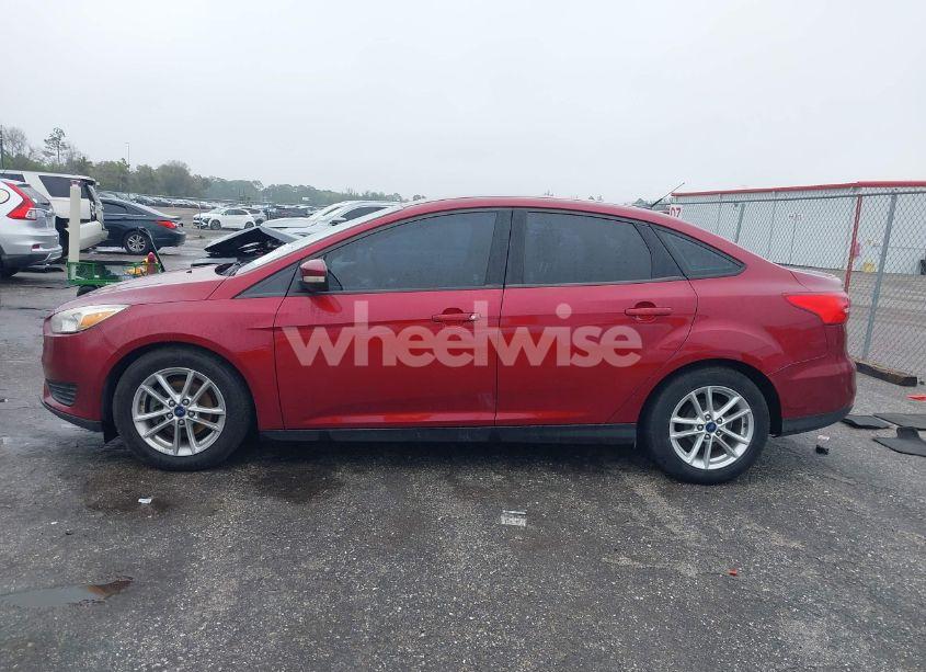 Photo 14 of 2016 Ford Focus SE (VIN 1FADP3F25GL403994)