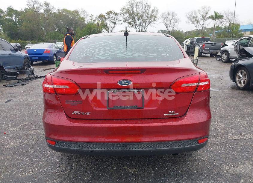 Photo 16 of 2016 Ford Focus SE (VIN 1FADP3F25GL403994)