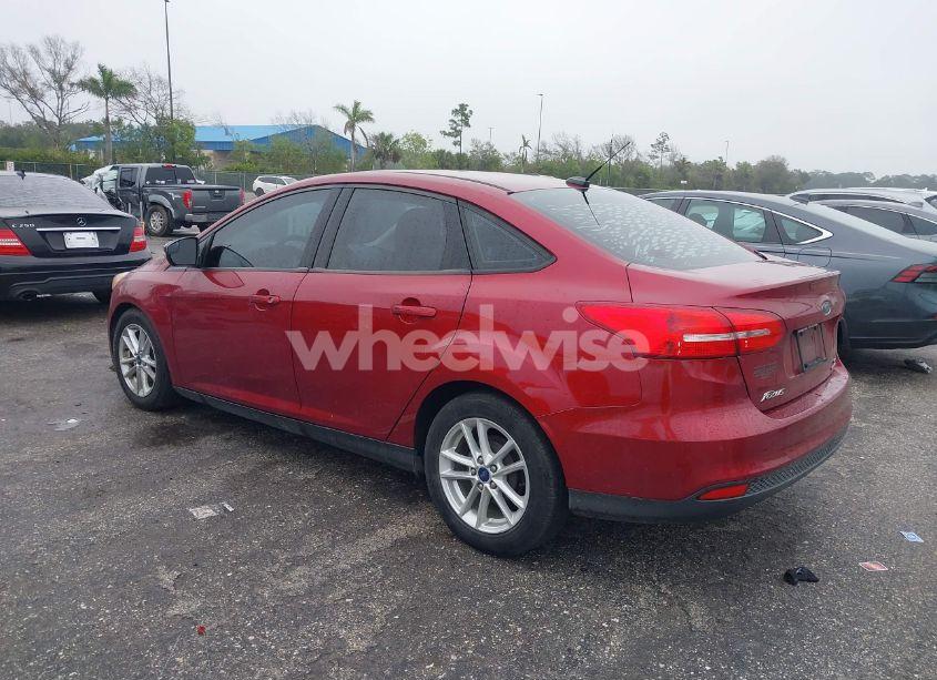 Photo 3 of 2016 Ford Focus SE (VIN 1FADP3F25GL403994)