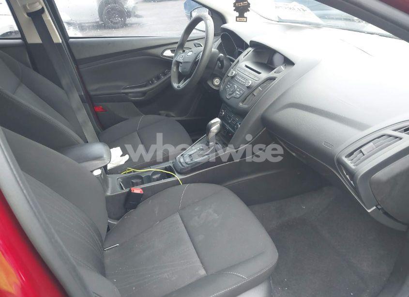 Photo 5 of 2016 Ford Focus SE (VIN 1FADP3F25GL403994)