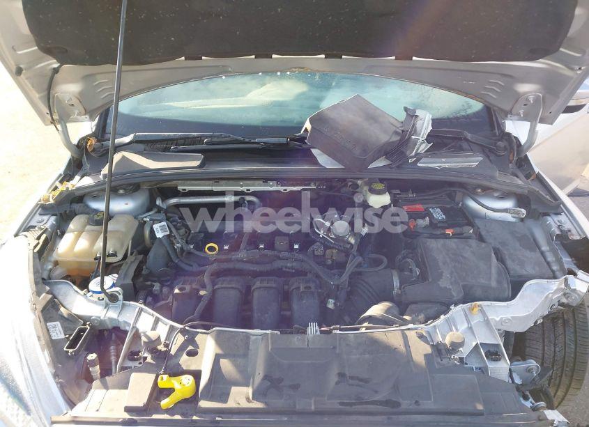 Photo 10 of 2017 Ford Focus SE (VIN 1FADP3F25HL223058)