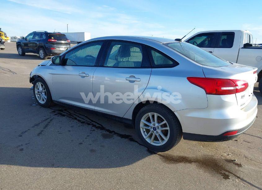 Photo 3 of 2017 Ford Focus SE (VIN 1FADP3F25HL223058)