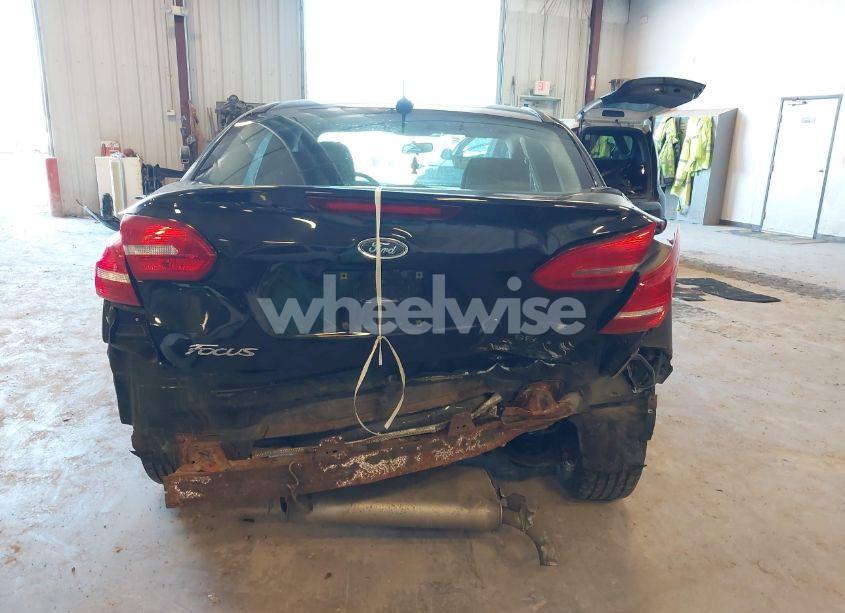 Photo 16 of 2017 Ford Focus SE (VIN 1FADP3F25HL229331)