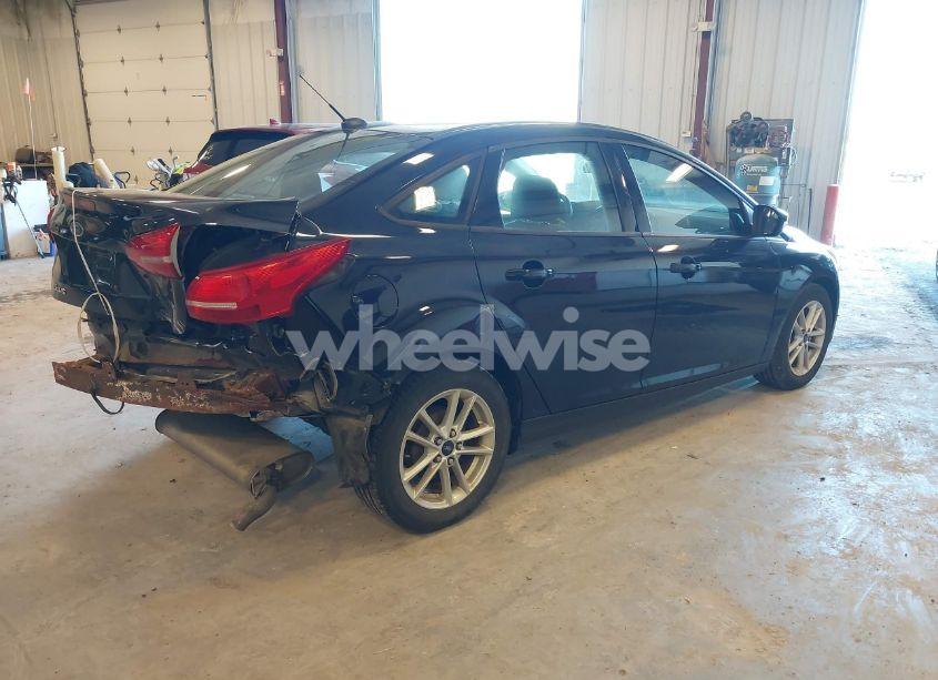 Photo 4 of 2017 Ford Focus SE (VIN 1FADP3F25HL229331)