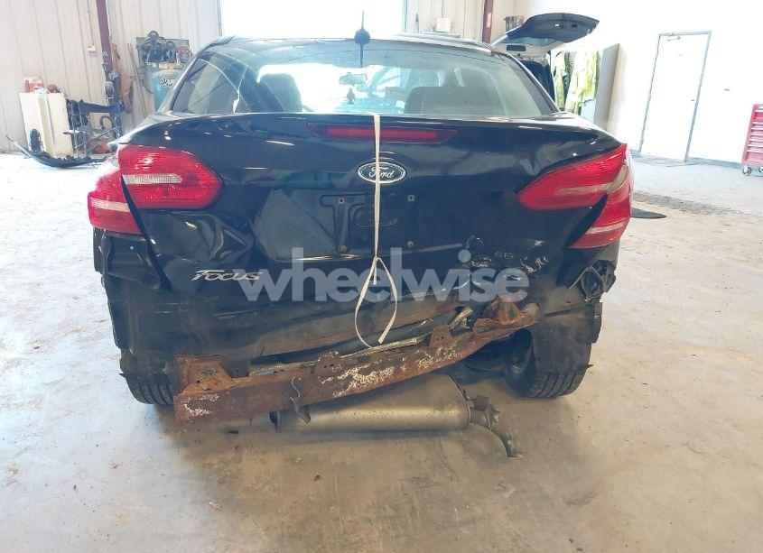 Photo 6 of 2017 Ford Focus SE (VIN 1FADP3F25HL229331)