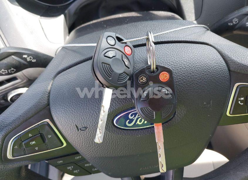 Photo 11 of 2017 Ford Focus SE (VIN 1FADP3F25HL249059)