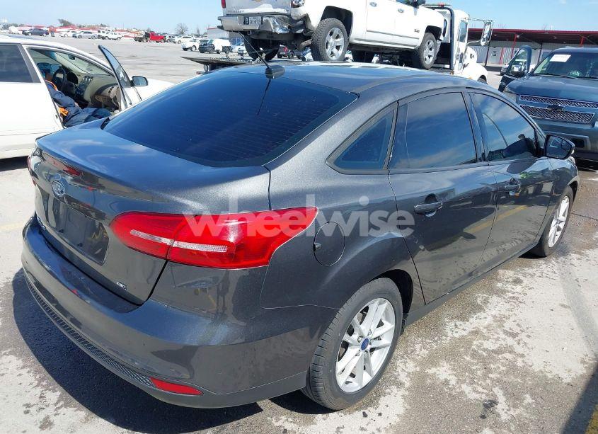 Photo 4 of 2017 Ford Focus SE (VIN 1FADP3F25HL249059)