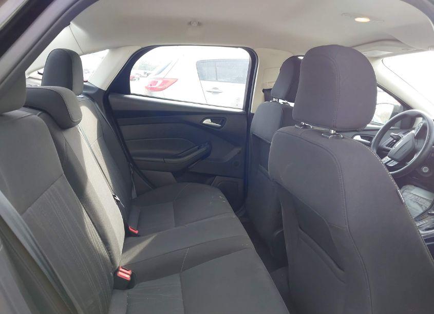 Photo 8 of 2017 Ford Focus SE (VIN 1FADP3F25HL254388)