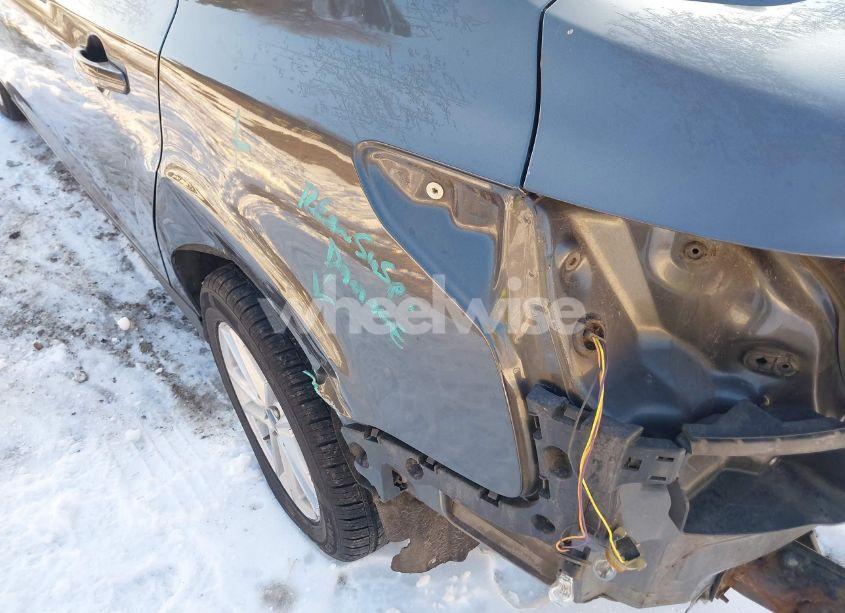 Photo 13 of 2017 Ford Focus SE (VIN 1FADP3F25HL272454)