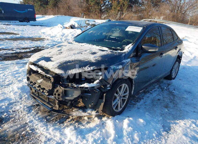 Photo 2 of 2017 Ford Focus SE (VIN 1FADP3F25HL272454)