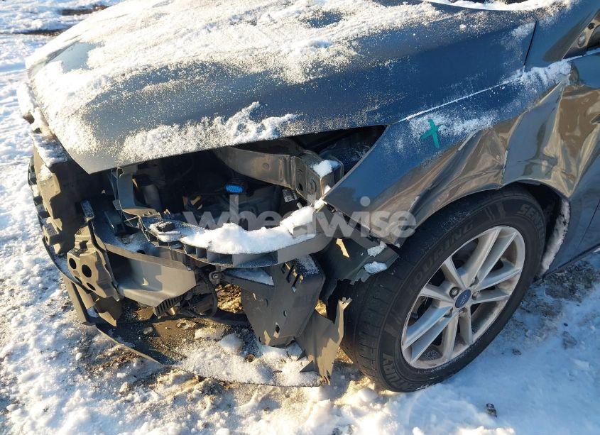 Photo 6 of 2017 Ford Focus SE (VIN 1FADP3F25HL272454)