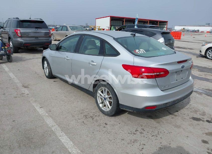 Photo 3 of 2017 Ford Focus SE (VIN 1FADP3F25HL272485)