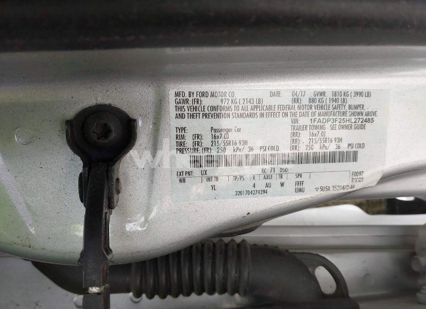 Photo 9 of 2017 Ford Focus SE (VIN 1FADP3F25HL272485)