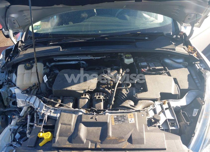 Photo 10 of 2017 Ford Focus SE (VIN 1FADP3F25HL273913)