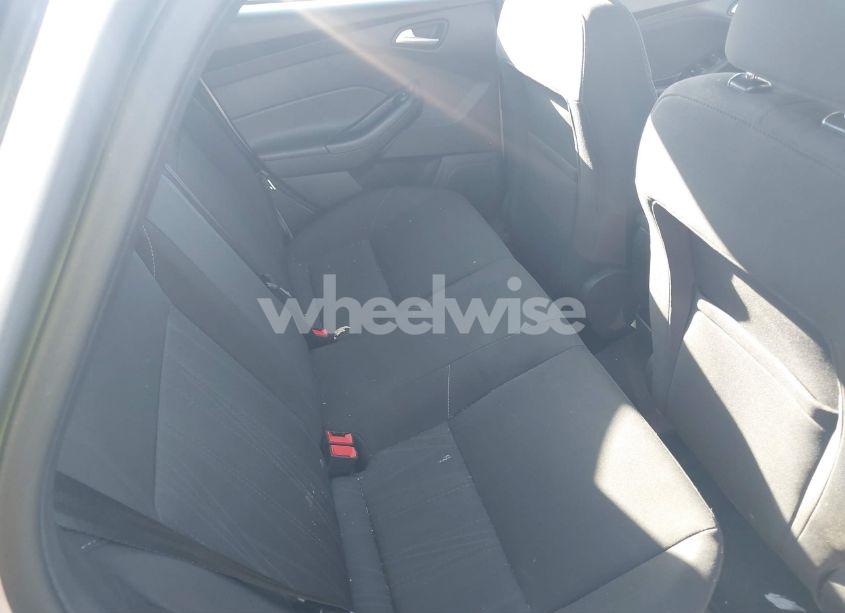 Photo 8 of 2017 Ford Focus SE (VIN 1FADP3F25HL273913)