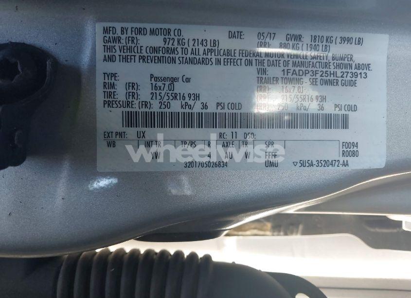 Photo 9 of 2017 Ford Focus SE (VIN 1FADP3F25HL273913)