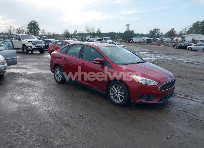 2017 Ford Focus SE (VIN 1FADP3F25HL275385) main photo