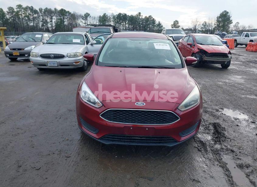 Photo 12 of 2017 Ford Focus SE (VIN 1FADP3F25HL275385)