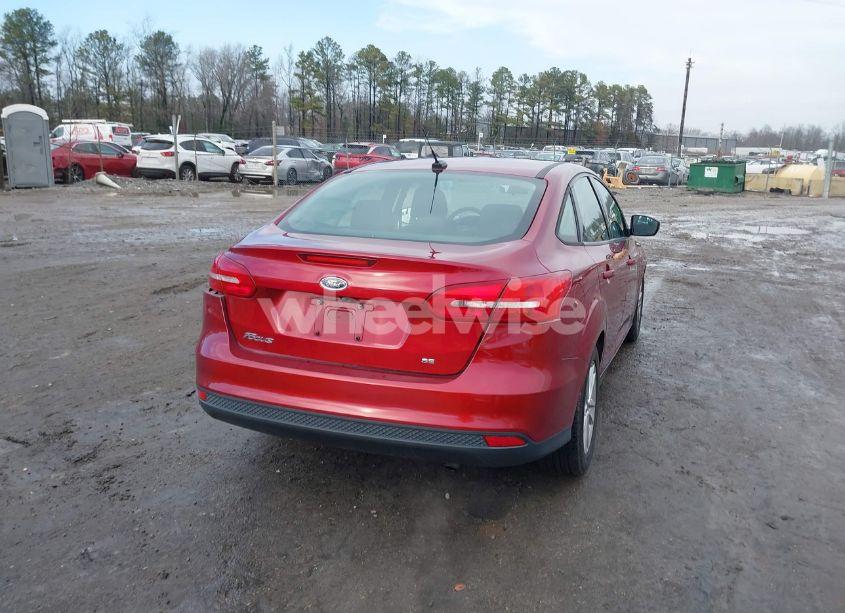 Photo 4 of 2017 Ford Focus SE (VIN 1FADP3F25HL275385)
