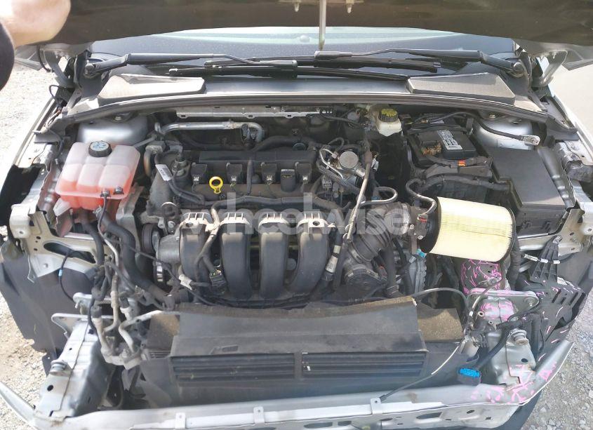 Photo 10 of 2017 Ford Focus SE (VIN 1FADP3F25HL281414)