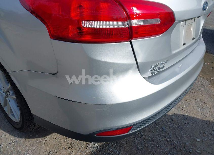 Photo 17 of 2017 Ford Focus SE (VIN 1FADP3F25HL281414)