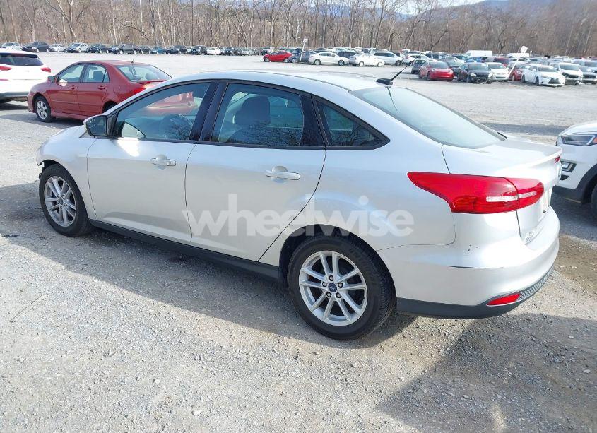 Photo 3 of 2017 Ford Focus SE (VIN 1FADP3F25HL281414)