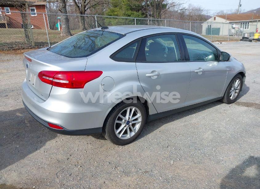 Photo 4 of 2017 Ford Focus SE (VIN 1FADP3F25HL281414)