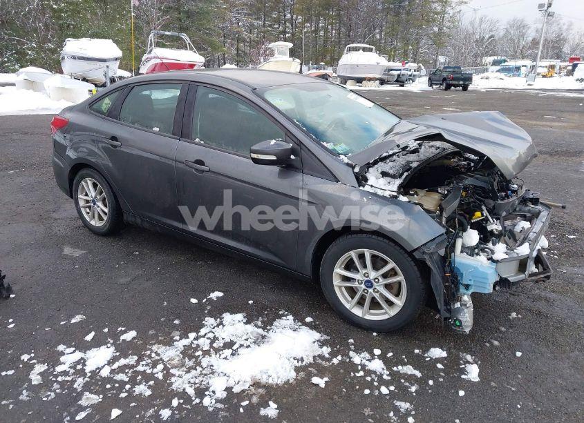 2017 Ford Focus SE (VIN 1FADP3F25HL297404) main photo