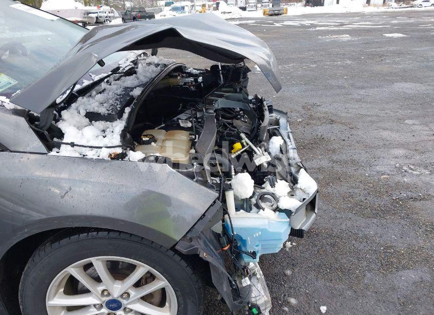 Photo 14 of 2017 Ford Focus SE (VIN 1FADP3F25HL297404)