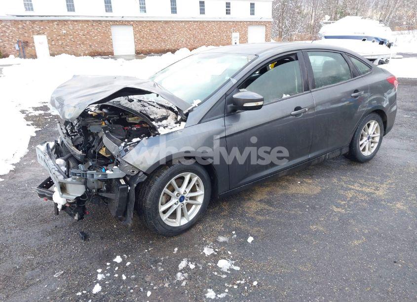 Photo 2 of 2017 Ford Focus SE (VIN 1FADP3F25HL297404)