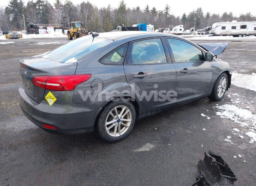 Photo 4 of 2017 Ford Focus SE (VIN 1FADP3F25HL297404)