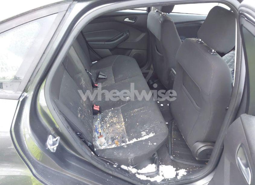 Photo 8 of 2017 Ford Focus SE (VIN 1FADP3F25HL297404)