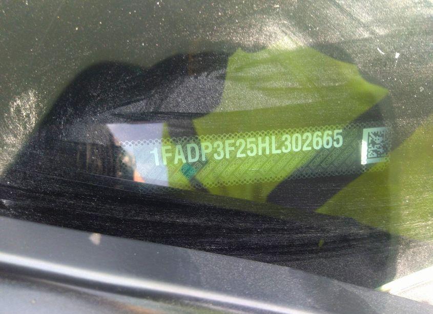 Photo 9 of 2017 Ford Focus SE (VIN 1FADP3F25HL302665)