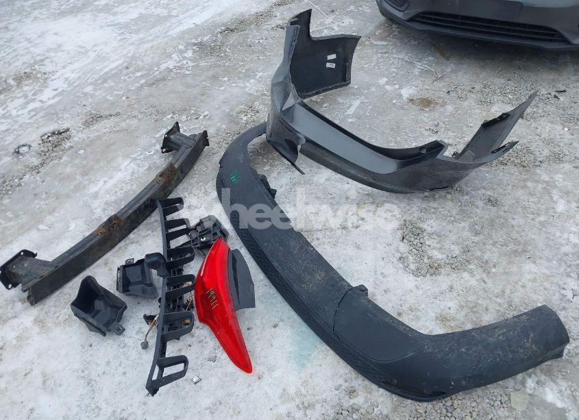 Photo 12 of 2017 Ford Focus SE (VIN 1FADP3F25HL304903)