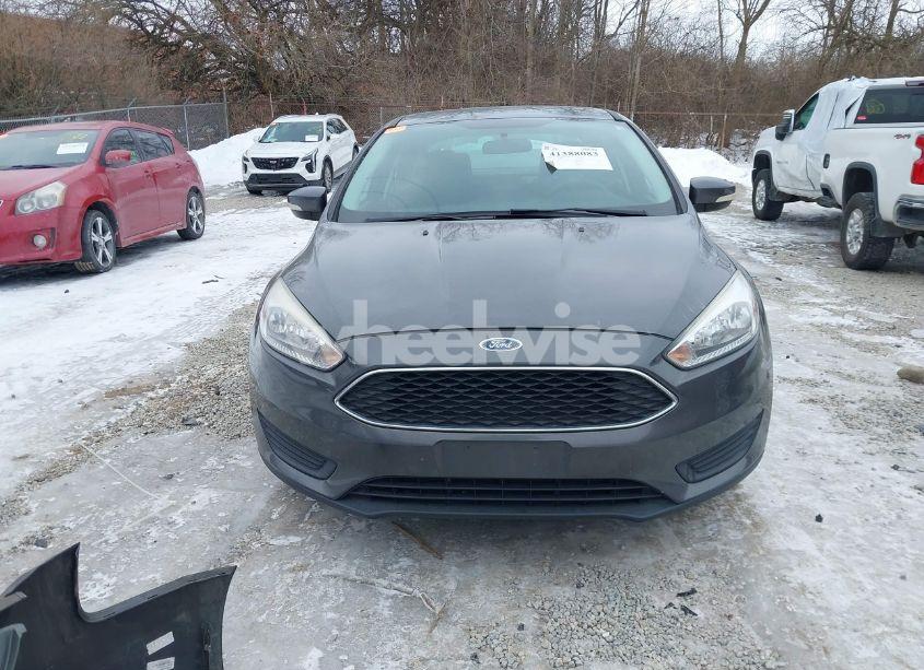 Photo 13 of 2017 Ford Focus SE (VIN 1FADP3F25HL304903)