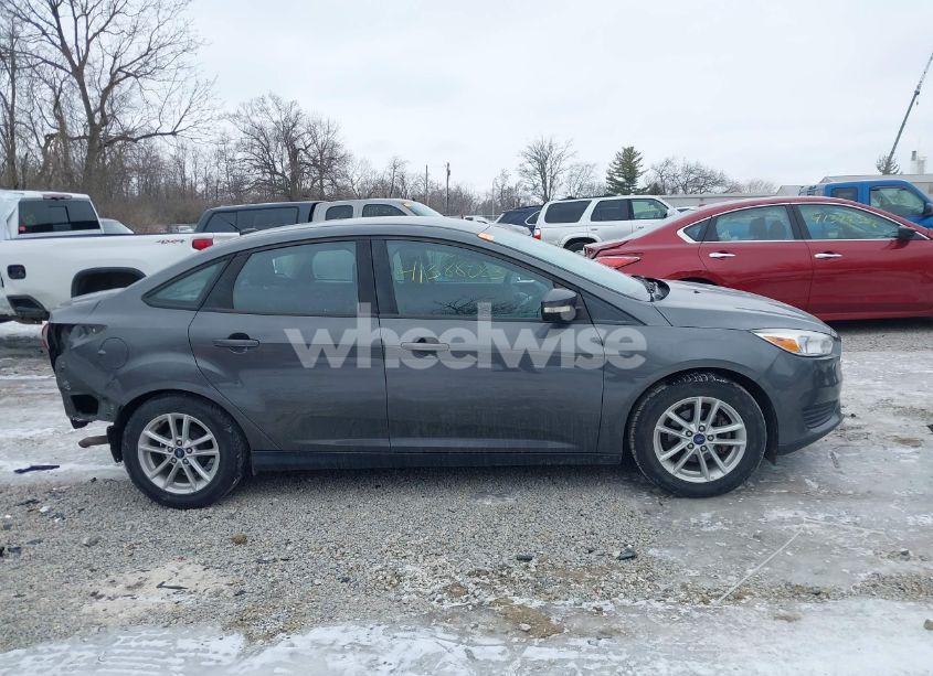 Photo 14 of 2017 Ford Focus SE (VIN 1FADP3F25HL304903)