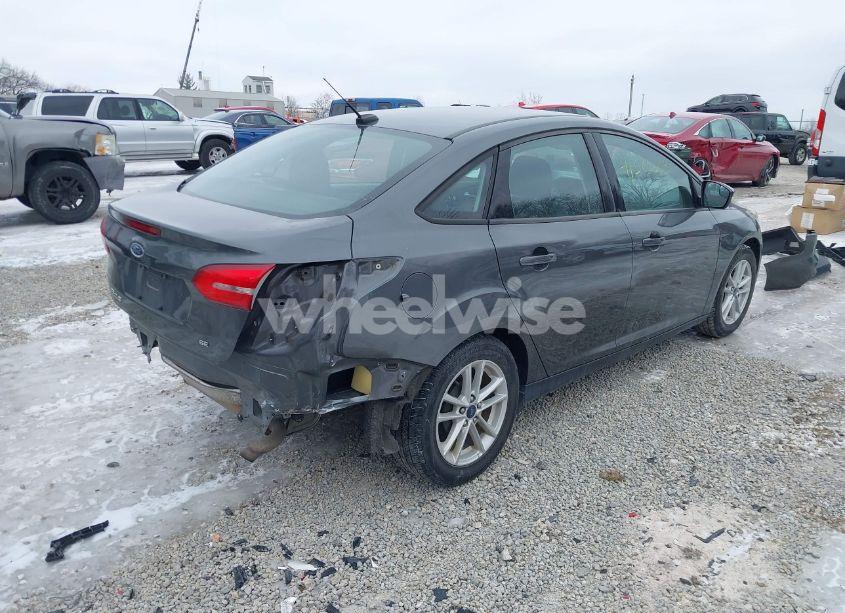 Photo 4 of 2017 Ford Focus SE (VIN 1FADP3F25HL304903)