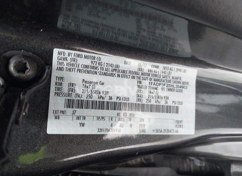 Photo 9 of 2017 Ford Focus SE (VIN 1FADP3F25HL304903)