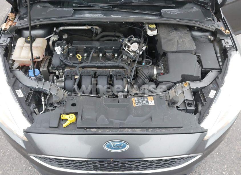 Photo 10 of 2017 Ford Focus SE (VIN 1FADP3F25HL327288)