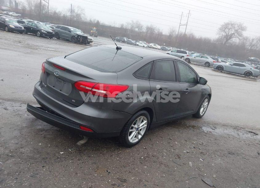 Photo 4 of 2017 Ford Focus SE (VIN 1FADP3F25HL327288)