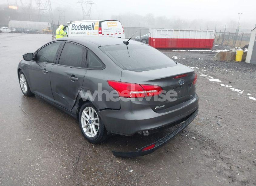 Photo 6 of 2017 Ford Focus SE (VIN 1FADP3F25HL327288)