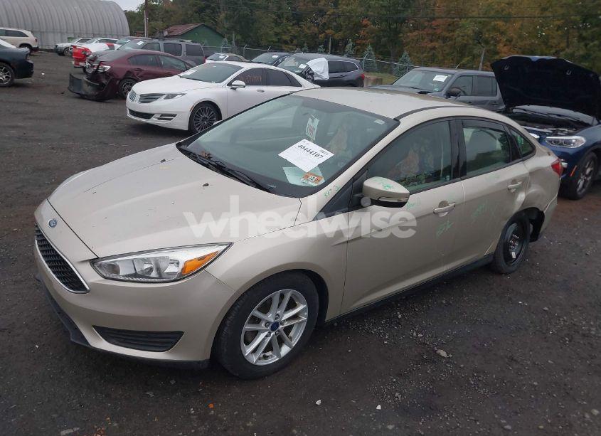 Photo 2 of 2017 Ford Focus SE (VIN 1FADP3F25HL335617)