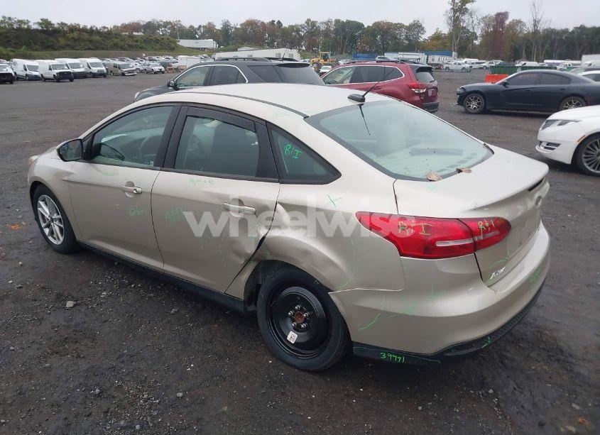 Photo 3 of 2017 Ford Focus SE (VIN 1FADP3F25HL335617)